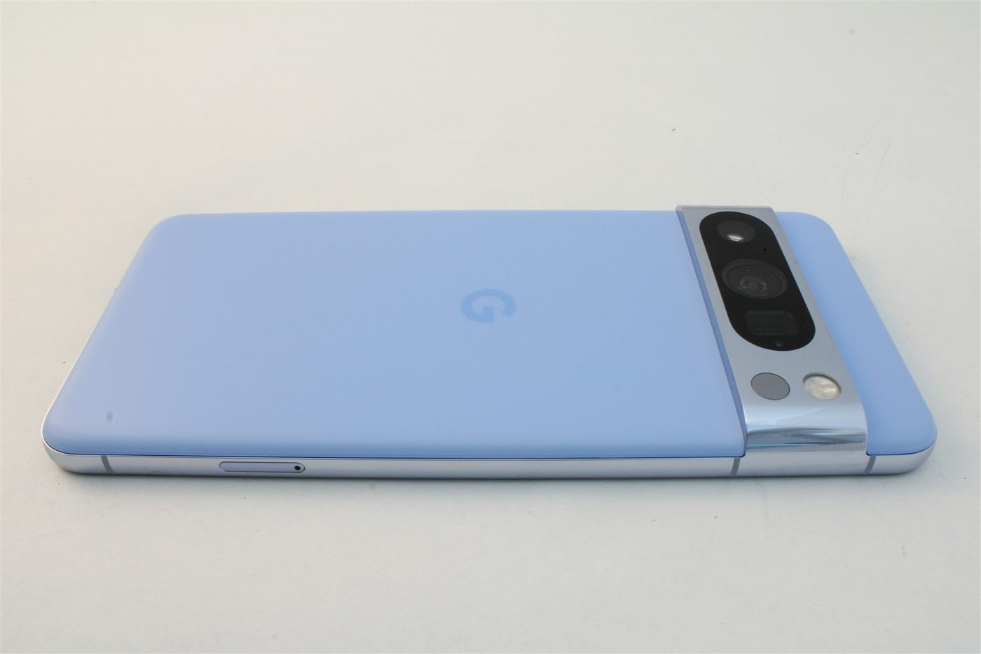 Pixel 8 Pro in Blue