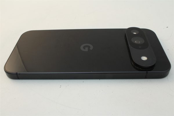 Pixel 9 in Black