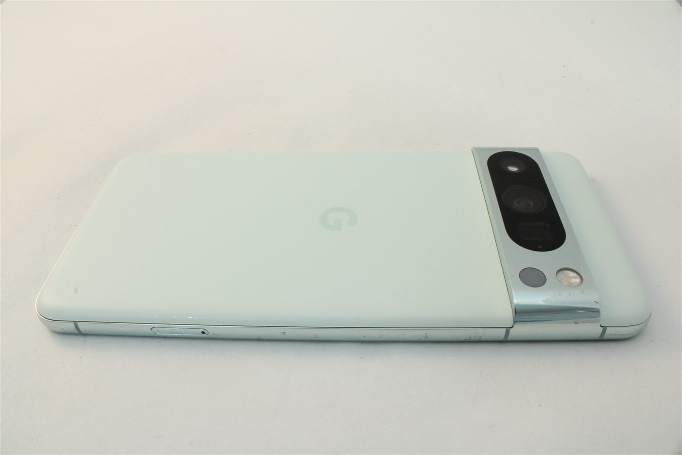 Pixel 8 Pro in Mint