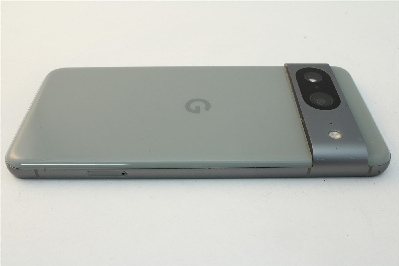 Pixel 8 in Green
