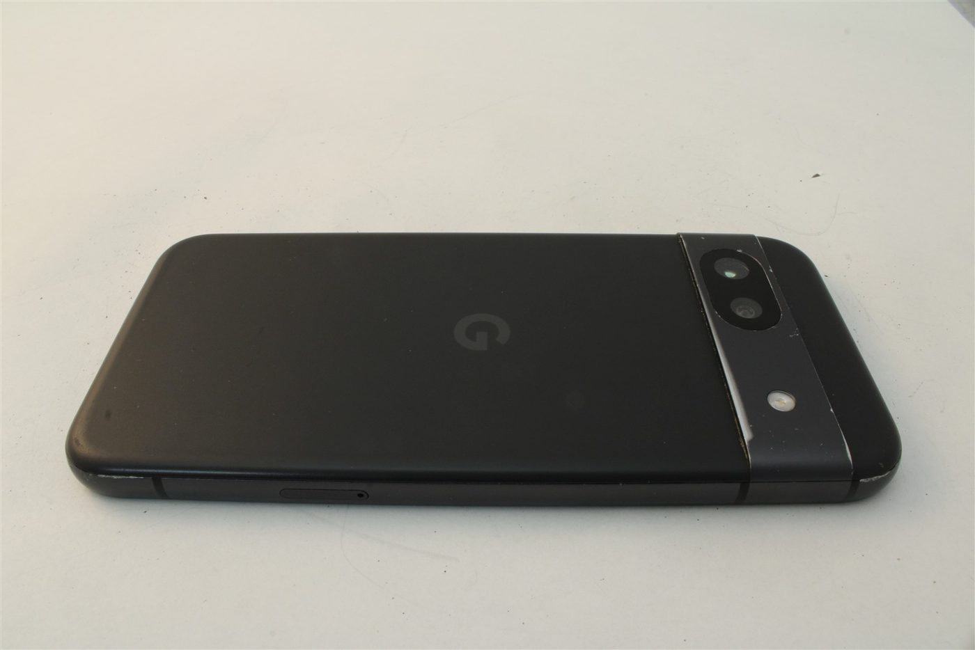 Pixel 8a in Black