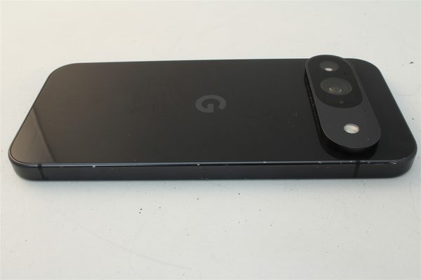Pixel 9 in Black