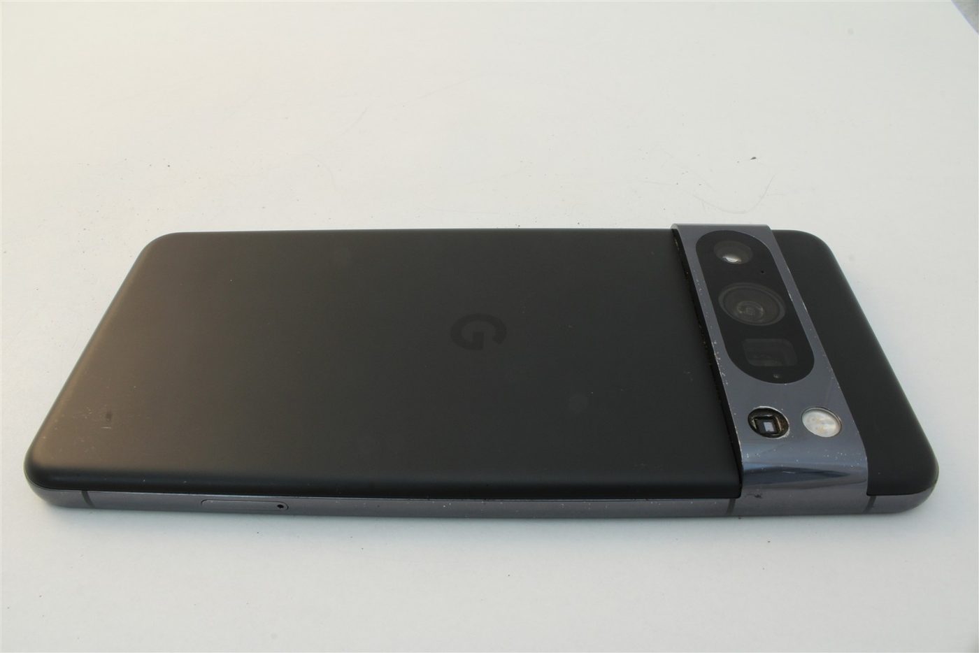 Pixel 8 Pro in Black