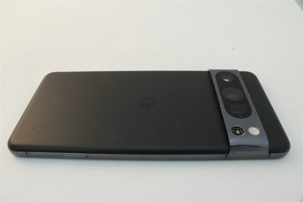 Pixel 8 Pro in Black, cosmetic grade B