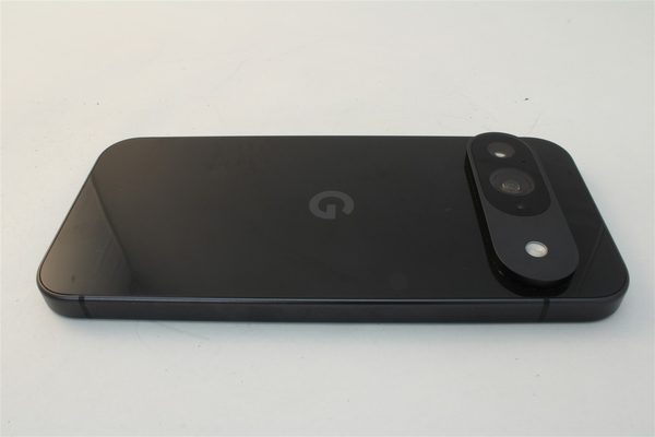 Pixel 9 in Black, cosmetic grade A+