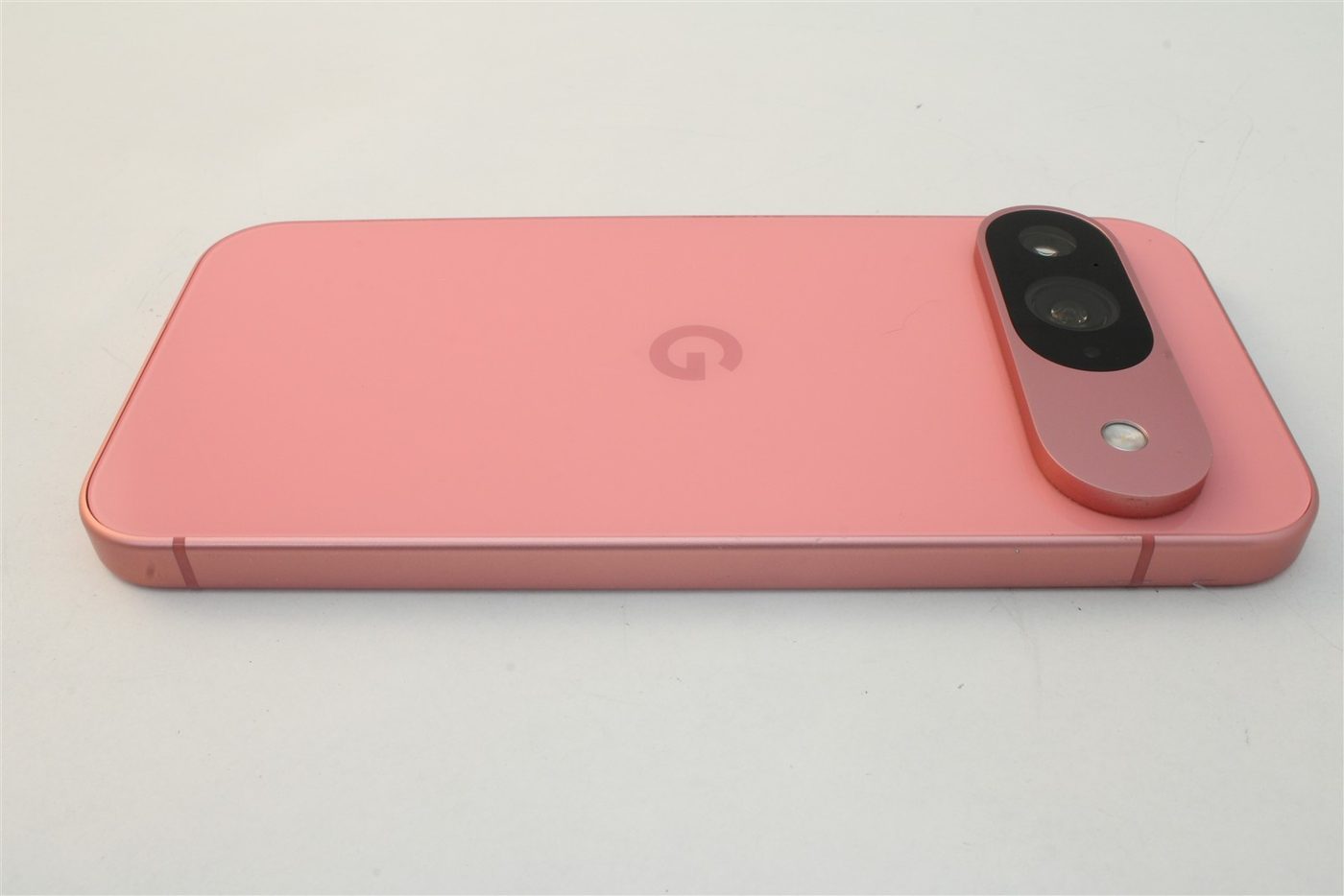 Pixel 9 in Pink